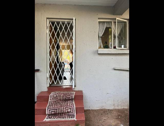 2 BEDROOM APARTMENT FOR SALE IN GLEN MARAIS